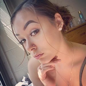 Meet your Posher, Isabel